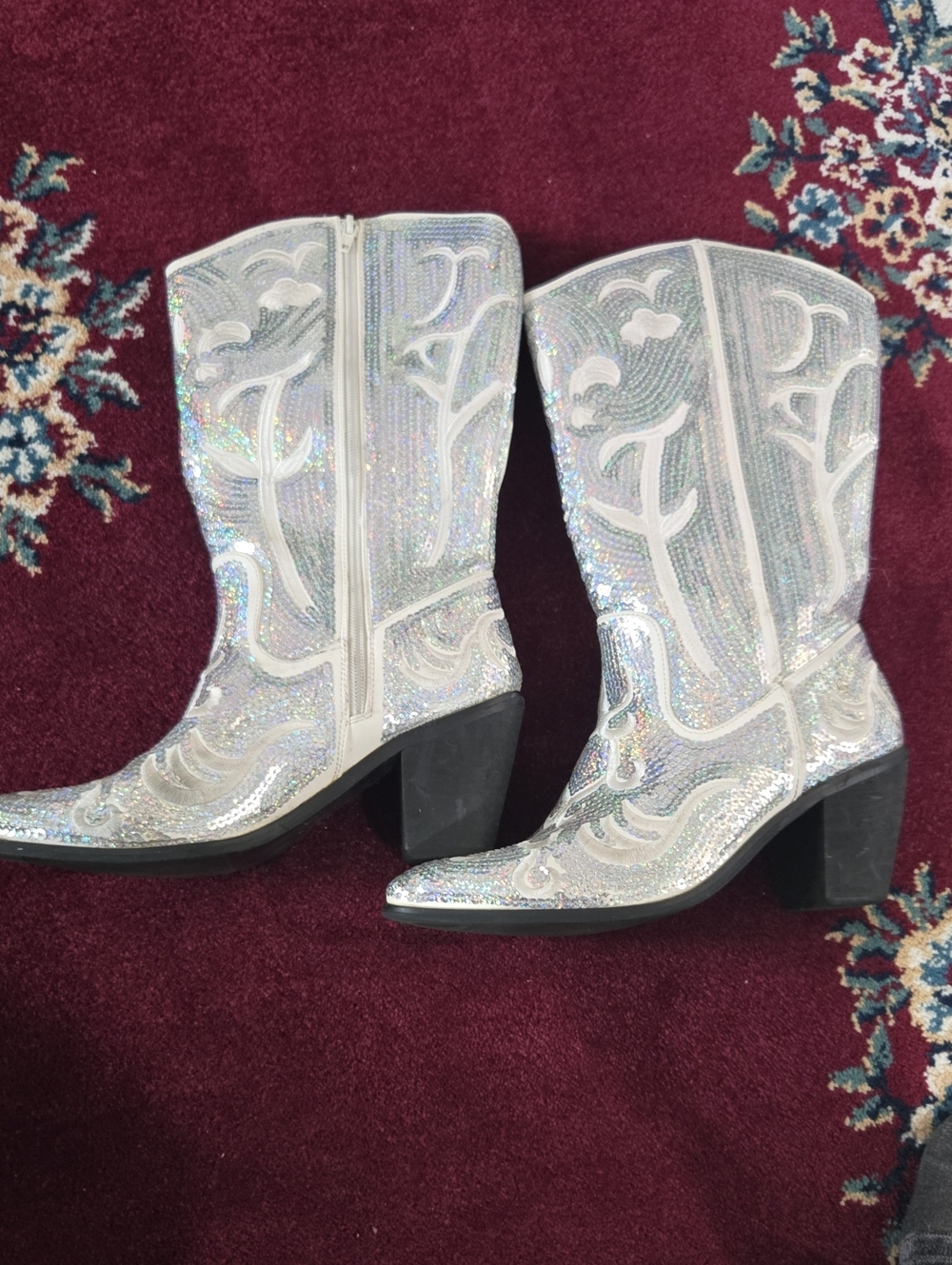 Silver Sequined Western Boots for Women - Fashion Cowgirl Style